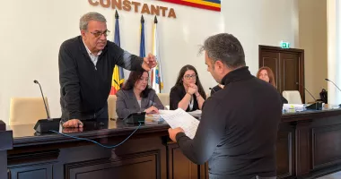 Stire din Social : Tensiuni la Primăria Constanța! Dezbaterea pe taxele din 2026 s-a transformat într-un haos total