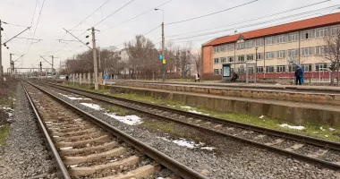 Stire din Social : Pericole mortale în cartier! Când încep lucrările la pasarela din Poarta 6