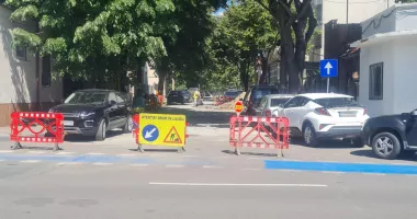 Stire din Social : Coșmarul de pe strada Ion Lahovari continuă. Locuitorii așteaptă de aproape un an sfârșitul șantierului