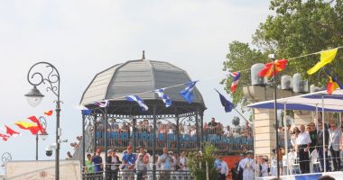 Faleza Cazinoului din Constanța a fost plină de spectatori, de Ziua Marinei Române - 11