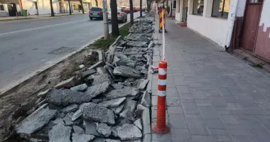 Stire din Social : Dezastru pe bulevardul Ferdinand! Piste de biciclete turnate greșit și… decopertate pe bani publici