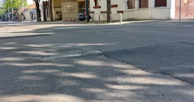 Strada Mircea cel Bătrân, test zilnic pentru nervii șoferilor. „Dacă nu ești atent, îți rupi mașina” - 4