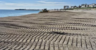 Stire din Social : Plajele de pe litoral, pregătite pentru sezon! Peste 270 de sectoare au fost deja închiriate