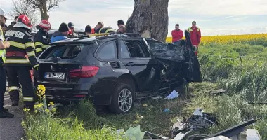 Stire din Eveniment : Destin frânt la 21 de ani. O tânără însărcinată și-a pierdut viața într-un accident devastator