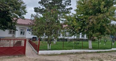 Ghinion la început de an școlar! Elevi aduși la cursuri în Adamclisi cu mașinile Poliției locale - 2