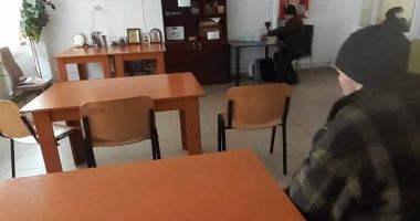 Soarta oamenilor străzii pe timpul iernii. "Colegii mei din spital îi învaţă să se spele" - 3