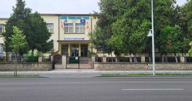 Stire din Cultură-Educație : Ultima strigare pentru clasa a IX-a! Liceul "Tomis" nu-și atinge cifra de școlarizare propusă la profesională