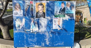Stire din Eveniment : Nemulțumirile constănțenilor, exprimate prin vandalizarea afișelor și panourilor electorale