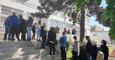 Cozi interminabile pentru cazierul judiciar, în Constanța! „Am stat mai bine de o oră!” - 2