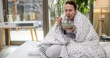 Stire din Sănătate : Greșeala pe care o fac mulți când sunt răciți! Ce alimente îți pot prelungi boala