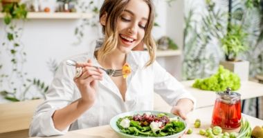 Stire din Sănătate : Cele mai recomandate alimente împotriva îmbătrânirii tenului