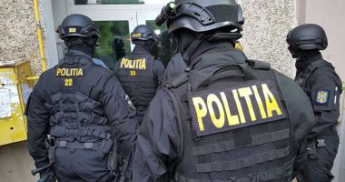 Stire din Eveniment : Minore puse să se prostitueze într-un bloc din Km 4-5. Cinci inculpați au fost condamnați