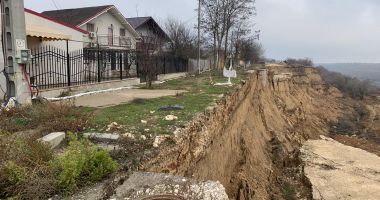 Situaţia alunecărilor de teren de la Cumpăna, în atenţia autorităţilor! "Alte 17 imobile ar trebui evacuate!" - 2