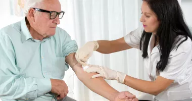Stire din Sănătate : Analize de sânge care vă pot proteja sănătatea. Ce teste trebuie efectuate anual