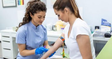 Pacienţi "scalpaţi" de bani, în laboratoarele de analize medicale. "Nu ai încotro! Ori scoți banu', ori mori!" - 2