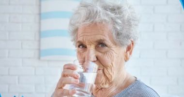 Stire din Sănătate : Apa, combustibil vital pentru sănătatea creierului