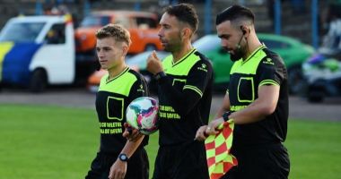 Stire din Sport : Caz incredibil la Constanţa. Doi arbitri au fost suspendaţi definitiv pentru că au participat la un meci caritabil