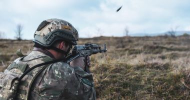 Stire din Eveniment : Mai mulți militari de la unitatea din Mamaia Sat, de unde a fost furat un pistol mitralieră, chemați în fața judecătorilor