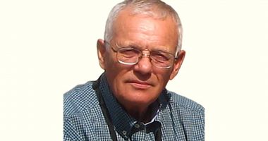 Stire din Cultură-Educație : A ieșit de sub tipar romanul autobiografic "Bătrânul de pe strada mea", semnat de Aron Petru