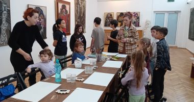 Stire din Cultură-Educație : Muzeul de Artă vine în sprijinul profesorilor! Ateliere de creație pentru elevi, în "Școala Altfel" și "Săptămâna Verde"