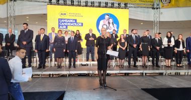Stire din Politică-Administrație : AUR şi-a prezentat candidaţii pentru europarlamentare la Constanţa. "Vrem să obținem cel puțin 12 mandate"