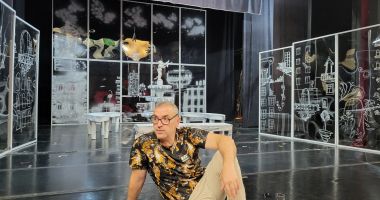 Stire din Cultură-Educație : Aurel Palade: "Le dăm o bulă sănătoasă de oxigen tinerilor, prin acest Moliere"