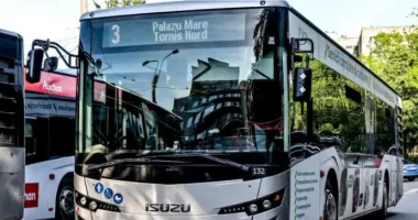 Stire din Social : Autobuze insuficiente pe linia 3! Călătorii reclamă aglomerație și întârzieri