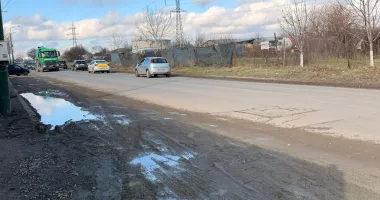 Noroi până la gleznă și gropi pe strada Baba Novac. „Bătaie de joc pe banii noștri!” - 4