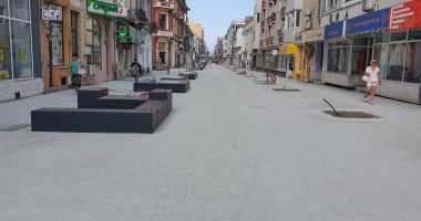 Au apărut băncuțele pe strada Ștefan cel Mare. Locuitorii așteaptă spațiul verde! - 2