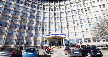 Stire din Eveniment : Accident la Beach Please! Un adolescent este în stare gravă după ce a sărit de pe scenă