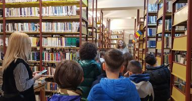 Stire din Cultură-Educație : În acest weekend, echipa Bibliotecii Județene a pregătit o noapte de pomină