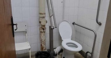 Clădirea Bibliotecii Judeţene Constanţa reclamă urgente investiții. Lift defect, acoperiș franjuri, toalete comuniste - 4
