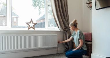 Stire din Social : Doar renovarea instalațiilor vechi din întreg blocul determină facturi mai mici la căldură