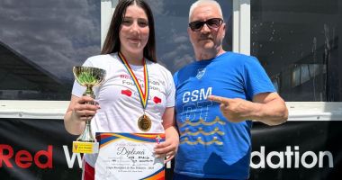 Stire din Sport : Pugilistele de la CSM Constanţa au făcut „valuri” la Eforie Nord. Aur pentru Amalia Niţă