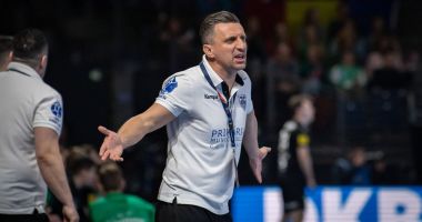 Stire din Sport : George Buricea: "Nu promit victorii celebre, promit o naţională care să dea totul pe teren"