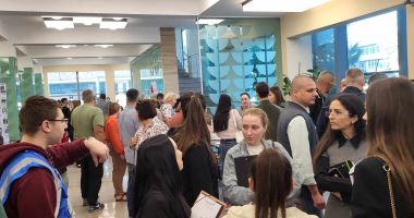 Bursa locurilor de muncă, din ce în ce mai neatractivă pentru absolvenţi - 2