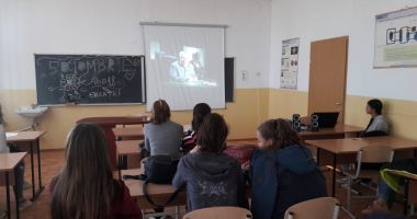 Opriți bătaia de joc! Pentru ce merite primește un elev cu media 1 cei 450 de lei? - 2