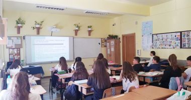 Scandalul burselor de merit ar putea aduce Ministerul Educației în fața judecătorilor - 2
