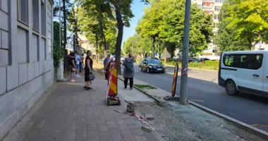 Constănțenii, revoltați de întârzierile autobuzelor pe caniculă: „Ne topim în stații! - 2