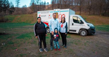 Consultații gratuite pentru copiii din comuna Castelu, în cadrul unei caravane pediatrice - 2