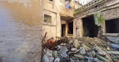 Supraimpozitați, amendați, dar nepăsători! Case abandonate în centrul Constanței - 2