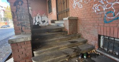 "Poverina" Casa d'Italia, rușinea din centrul orașului. O bijuterie transformată în WC-ul boschetarilor - 3