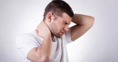Stire din Sănătate : Vă doare capul? Iată ce vă transmite coloana cervicală