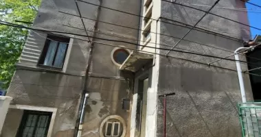 Realitatea din imobilele cu risc seismic ale Constanței. „Am rămas singură în tot blocul” - 6