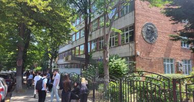 Stire din Cultură-Educație : Clasamentul liceelor din Constanța readuce în discuție eterna dilemă: meritul școlii sau al meditațiilor?