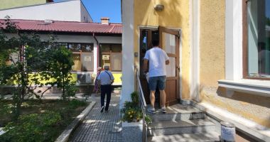 Asediu la CJAS Constanța! Sute de oameni zilnic la ghișeu, după modificările legislative din Sănătate - 4