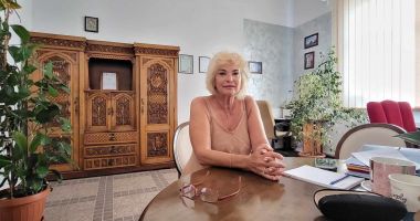 Promisiuni că Liceul "Tomis" va fi reabilitat după nouă decenii! "Ne-am săturat de mucegai şi degradare!" - 3