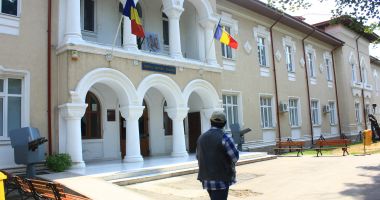 Stire din Cultură-Educație : Specialişti de renume, prezenţi la Muzeul Marinei Române