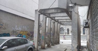 Rămășiță din vremuri apuse, între blocurile din centrul Constanței. Primăria așteaptă o expertiză pentru a-i decide soarta - 3