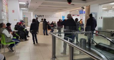 GALERIE FOTO. De necrezut! Constănțenii au luat cu asalt ghișeele SPIT, pentru  a-și plăti taxele și impozitele - 3